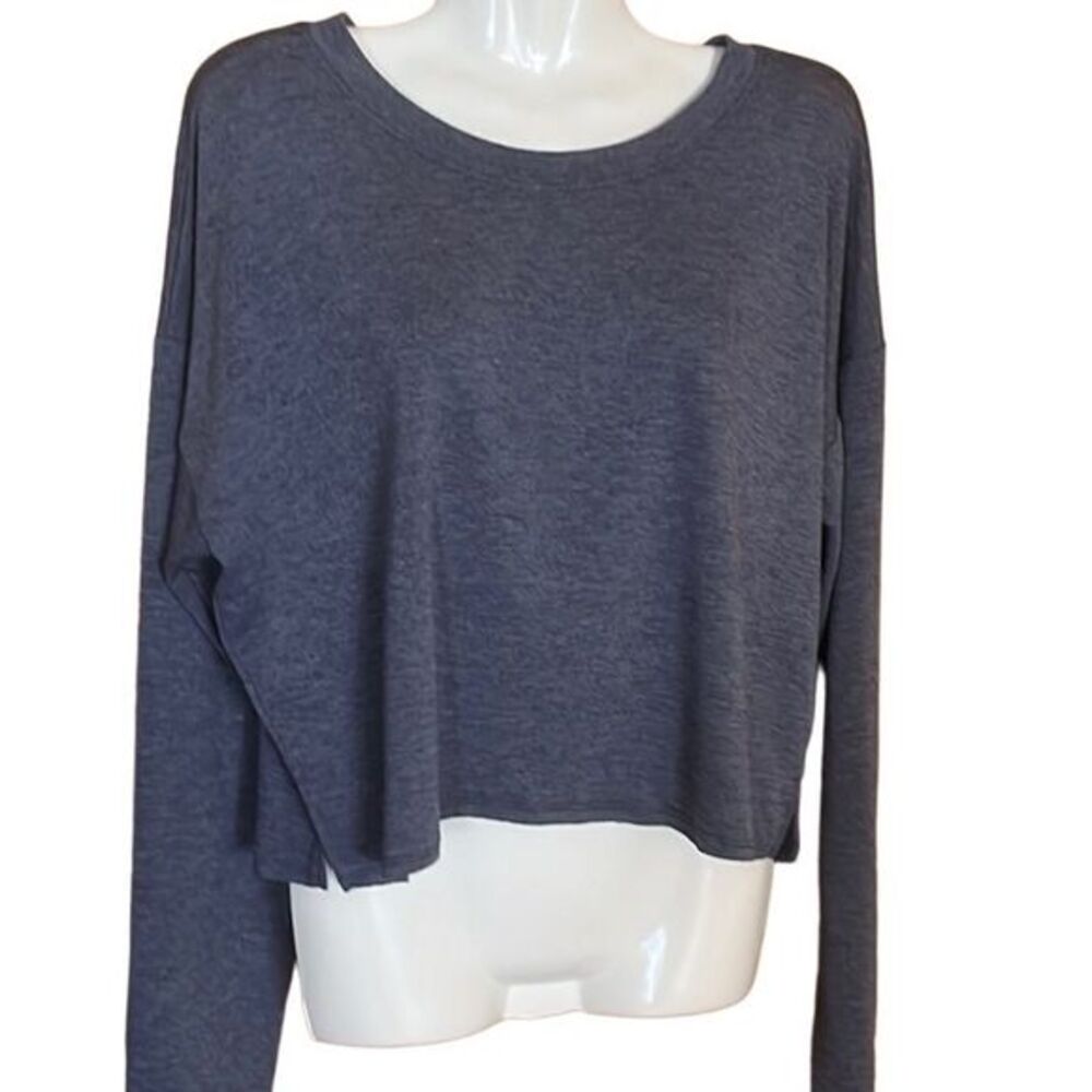 Socialite womens top Size S crop‎ gray-blue long sleeve raw hem round neck NWT
